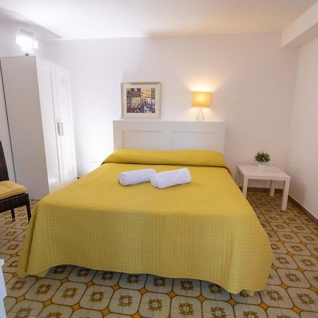 Le Torrette Rooms And Apartments Авола Экстерьер фото
