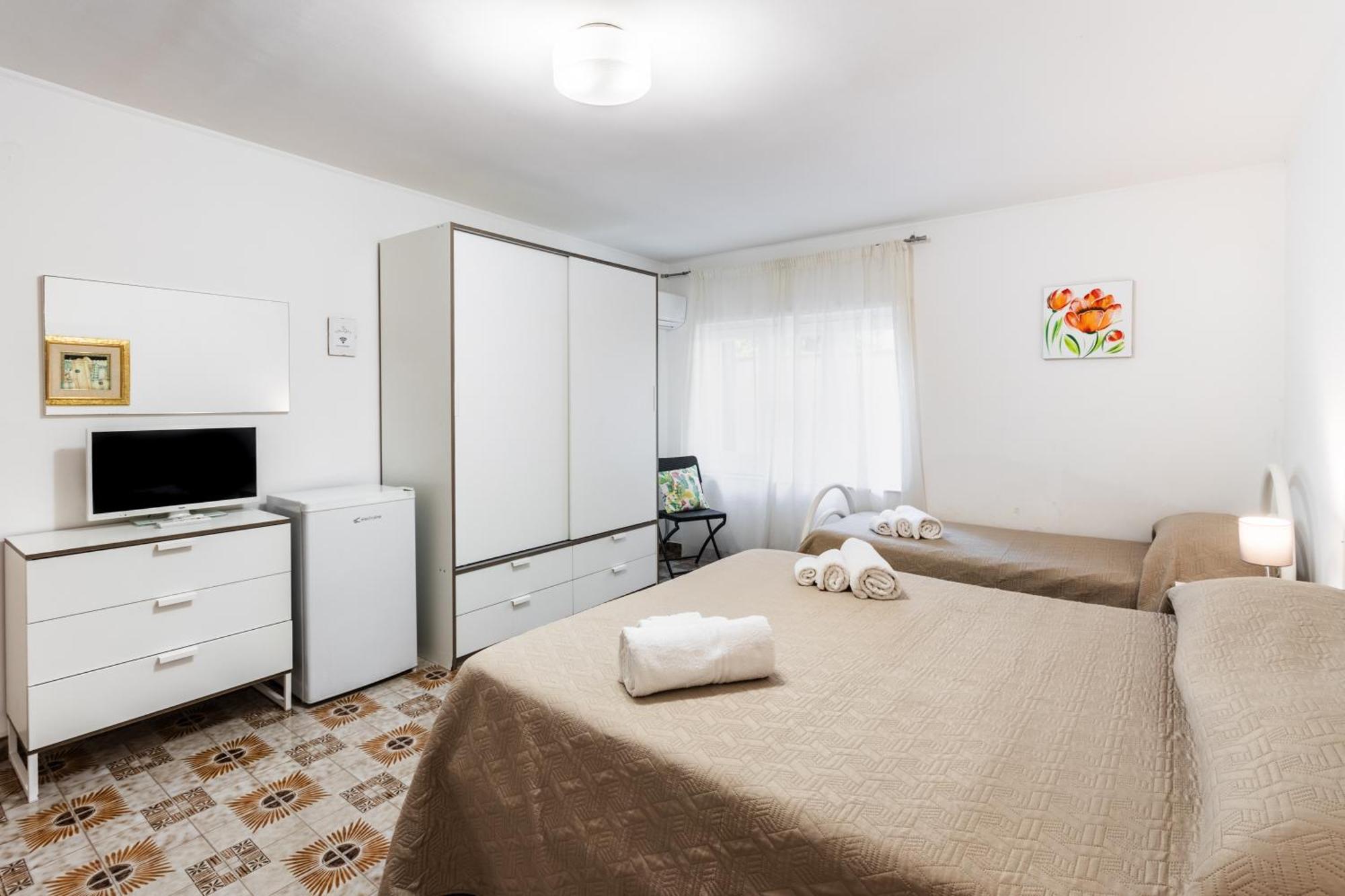 Le Torrette Rooms And Apartments Авола Экстерьер фото