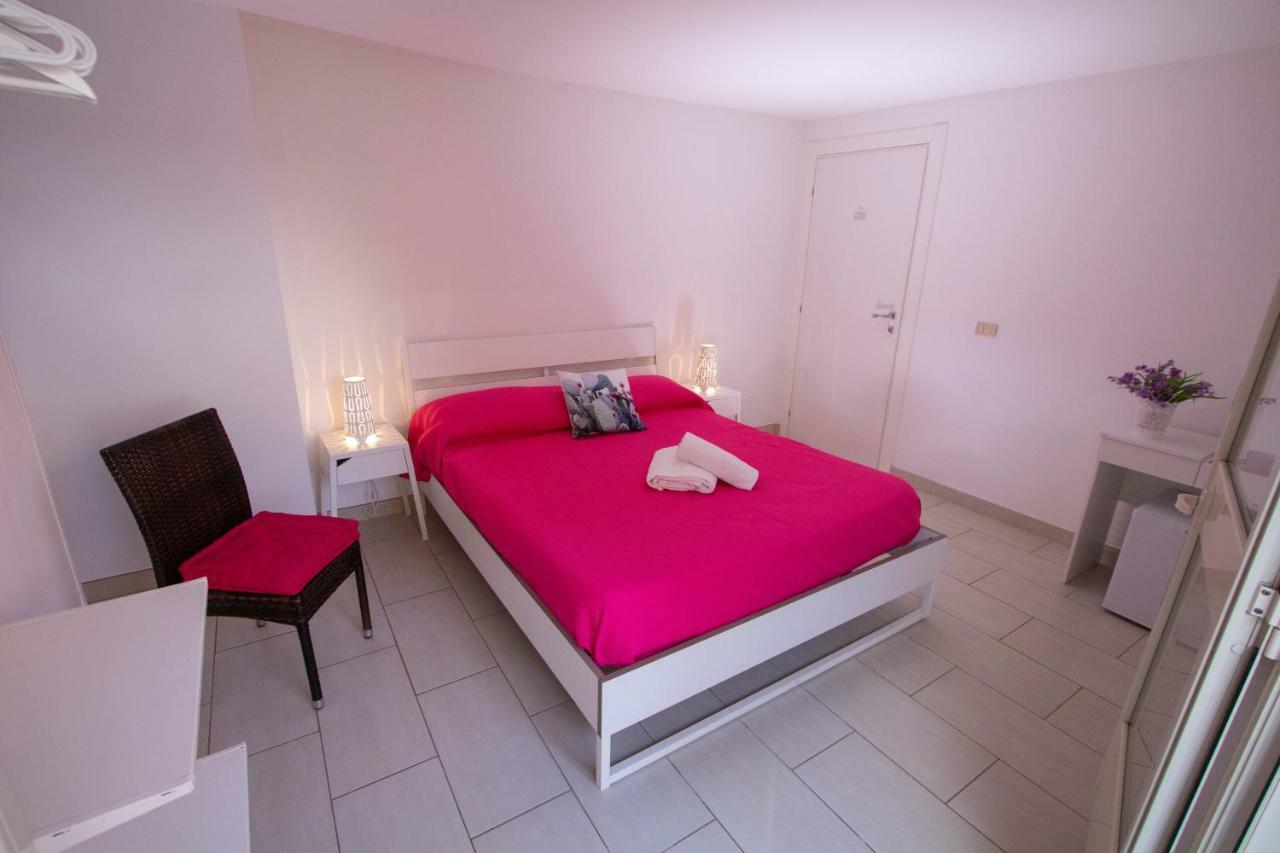 Le Torrette Rooms And Apartments Авола Экстерьер фото