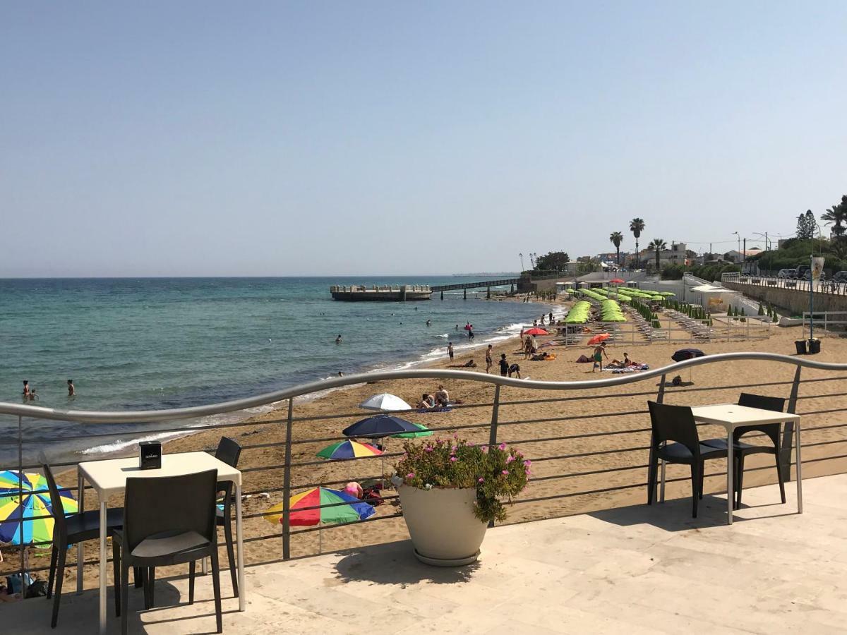 Le Torrette Rooms And Apartments Авола Экстерьер фото